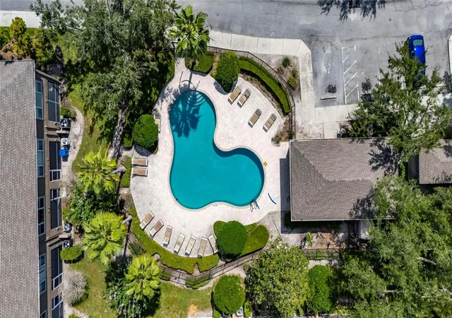 3rd image of 9831 Blue Palm Wy, Tampa, FL 33610 | MLS# TB8539496