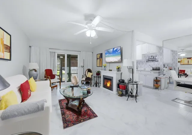 Listing Photo 5 - Condo for sale in building located at 4160 Fruitville Rd, Sarasota, FL 34232 - Unit #14