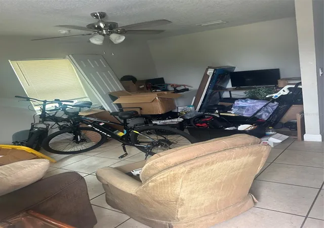 Photo 3 of Sale Pending at 1626 S Washington Ave, Apopka, FL 32703 | MLS# O6434117 | Listing updated on 2026-08-18