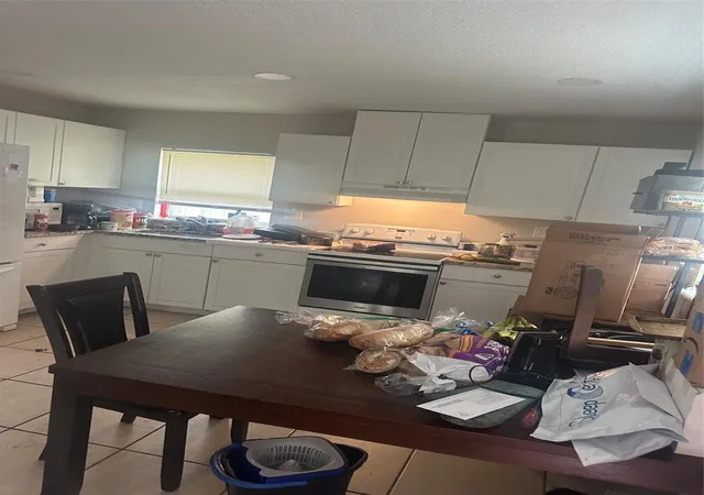 Photo 4 of Sale Pending at 1626 S Washington Ave, Apopka, FL 32703 | MLS# O6434117 | Listing updated on 2026-08-18