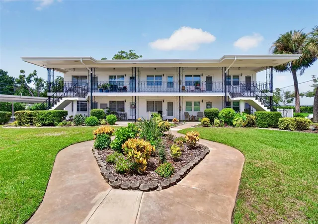 Photo 1 of Condo for sale at 138 36th Avenue N #208W, Saint Petersburg, FL 33704 | MLS# TB8539527 | Listing updated on 2026-08-19