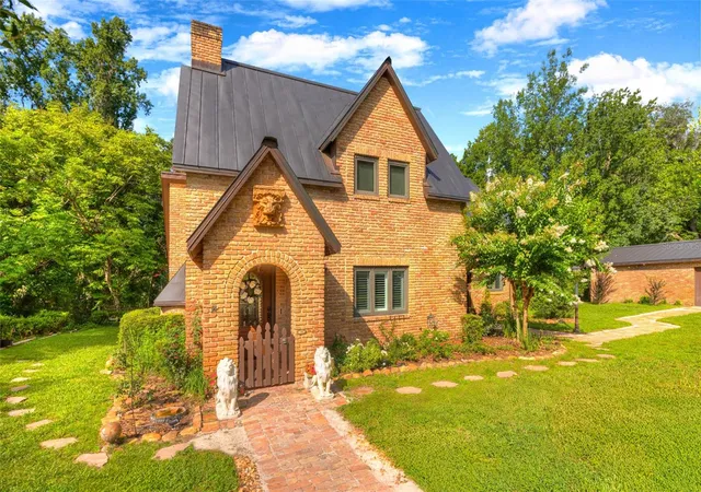 4th image of 3840 Willow Ave, Deland, FL 32720 | MLS# V4950764