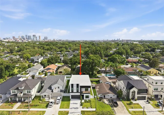 1st image of 810 W Braddock St, Tampa, FL 33603 | MLS# TB8539532