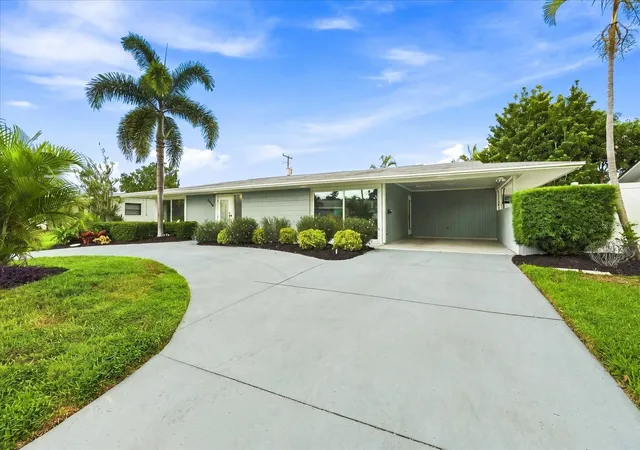 Photo 2 of Single family home for sale at 5188 40th Street S, Saint Petersburg, FL 33711 | MLS# TB8539541 | Listing updated on 2026-10-24