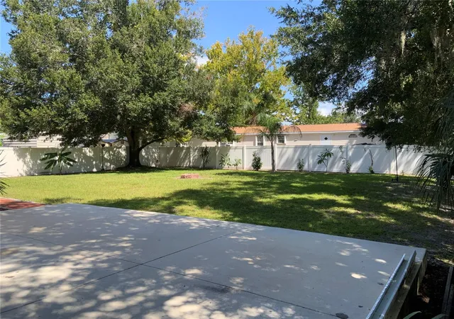 Photo 3 of Sale Pending at 10406 Brussels Dr, Riverview, FL 33578 | MLS# TB8539548 | Listing updated on 2026-08-25