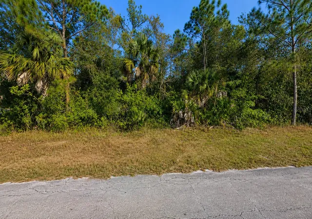 1st image of 904 Albany Ave, Lehigh Acres, FL 33971 | MLS# O6434150