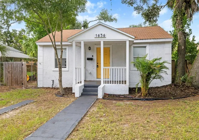 Photo 1 of Single family home for sale at 1636 Prescott St S, Saint Petersburg, FL 33712 | MLS# A4703185 | Listing updated on 2026-09-01