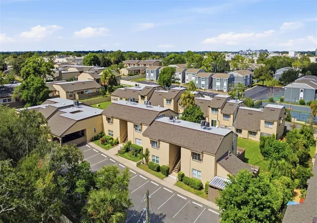 2nd image of 438 Windmeadows St, ALTAMONTE SPRINGS, FL 32701