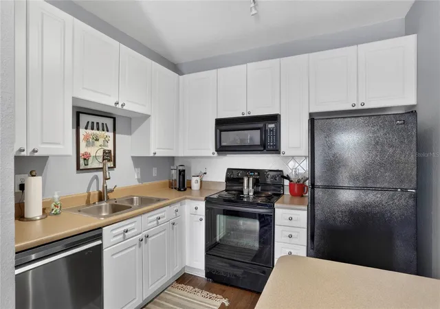 Photo 3 of Condo for sale at 4221 W Spruce St #2426, Tampa, FL 33607 | MLS# TB8539584 | Listing updated on 2026-10-05
