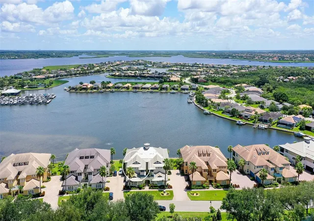 Photo 3 of Condo for sale at 1041 Riverscape St #1041, Bradenton, FL 34208 | MLS# A4703199 | Listing updated on 2026-08-30
