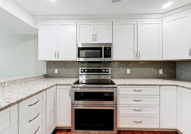 4th image of 11945 143Rd St, Largo, FL 33774