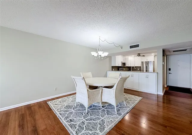 5th image of 11945 143Rd St, Largo, FL 33774
