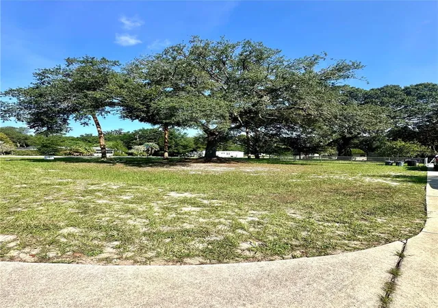 Photo 3 of Manufactured home for sale at 202 Ash St, Interlachen, FL 32148 | MLS# OM730564 | Listing updated on 2026-08-18