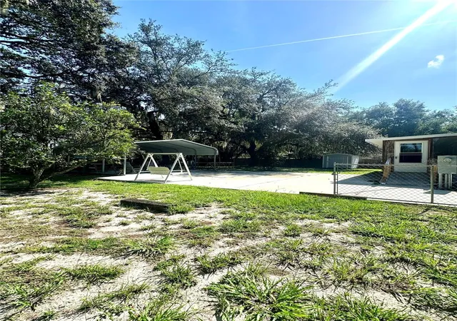Photo 4 of Manufactured home for sale at 202 Ash St, Interlachen, FL 32148 | MLS# OM730564 | Listing updated on 2026-08-18