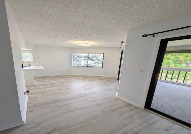 2nd image of 20 Sherbury Ct, Palm Coast, FL 32137 | MLS# TB8539630