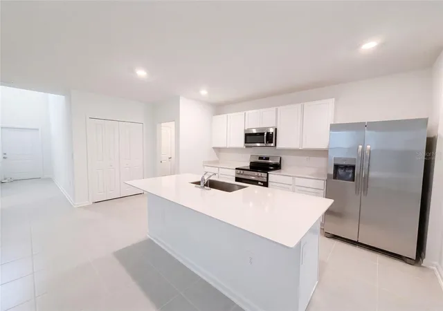 2nd image of 5420 Meadow Walk Dr, Davenport, FL 33837 | MLS# O6434245