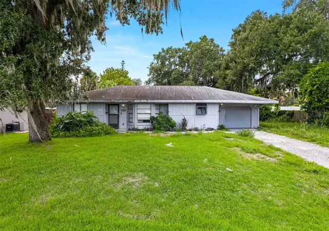 Photo 1 of Single family home for sale at 2518 Needle Palm Dr, Edgewater, FL 32141 | MLS# V4950772 | Listing updated on 2026-08-20