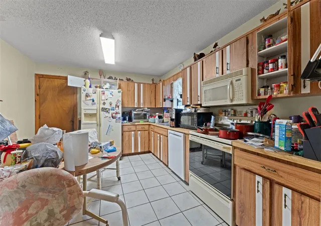 Photo 3 of Single family home for sale at 2518 Needle Palm Dr, Edgewater, FL 32141 | MLS# V4950772 | Listing updated on 2026-08-20