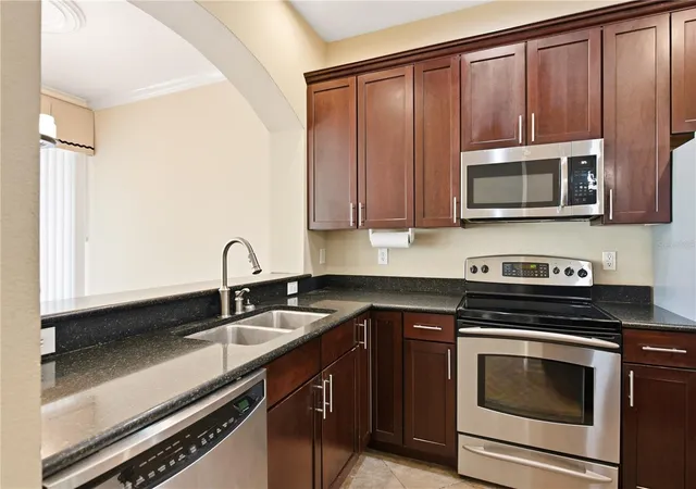4th image of 14082 Waterville Cir, Tampa, FL 33626 | MLS# TB8539639