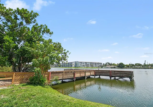 2nd image of 4023 Lake Bayshore Dr #112, Bradenton, FL 34205 | MLS# TB8539653
