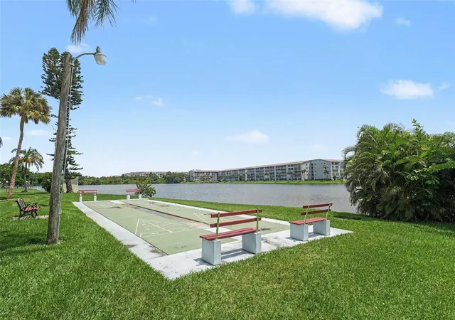 41st image of 4023 Lake Bayshore Dr #112, Bradenton, FL 34205 | MLS# TB8539653