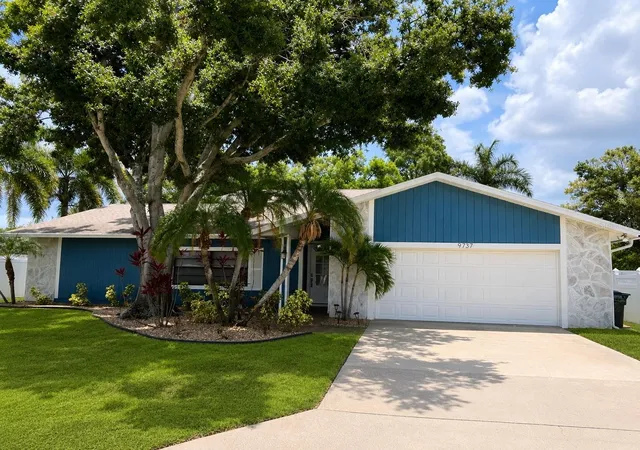 2nd image of 9737 135th St, Seminole, FL 33776 | MLS# TB8539665