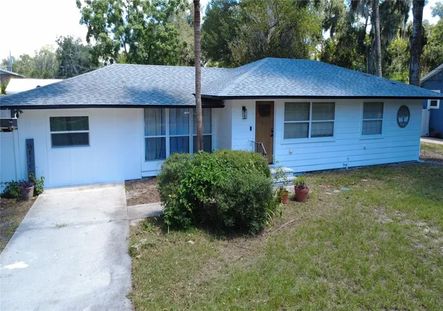 Photo 1 of Single family home for sale at 925 E 10th Avenue, Mount Dora, FL 32757 | MLS# O6434268 | Listing updated on 2026-09-17