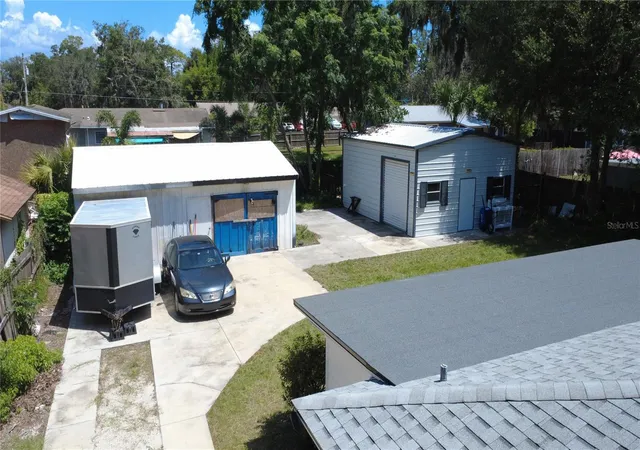 Photo 4 of Single family home for sale at 925 E 10th Avenue, Mount Dora, FL 32757 | MLS# O6434268 | Listing updated on 2026-09-17