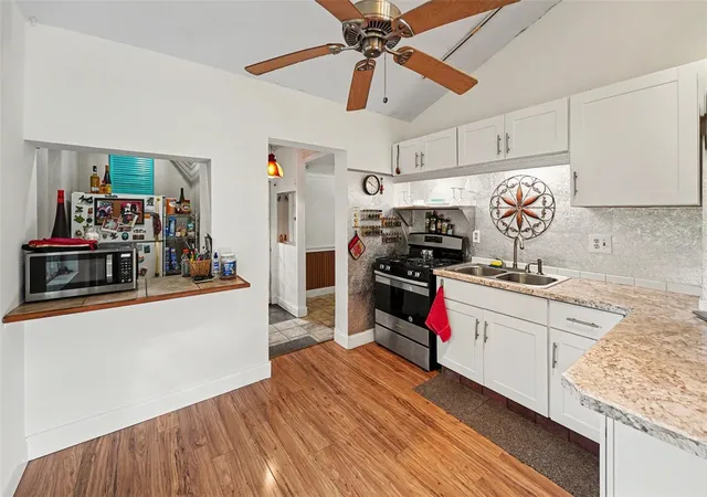 3rd image of 3505 W Mcelroy Ave, Tampa, FL 33611 | MLS# TB8539670