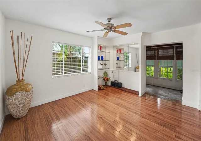 4th image of 3505 W Mcelroy Ave, Tampa, FL 33611 | MLS# TB8539670