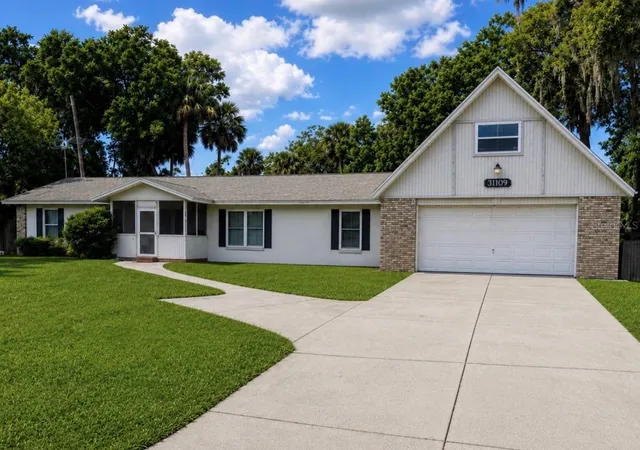 Photo 1 of Single family home for sale at 31109 Deal Dr, Sorrento, FL 32776 | MLS# V4950775 | Listing updated on 2026-09-04
