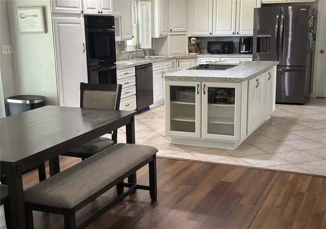 Photo 4 of Single family home for sale at 31109 Deal Dr, Sorrento, FL 32776 | MLS# V4950775 | Listing updated on 2026-09-04