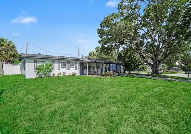 1st image of 4636 W Bay Court Ave, Tampa, FL 33611 | MLS# TB8539687