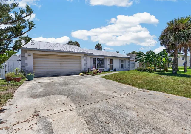 Photo 3 of Sale Pending at 4211 Cardinal Blvd, Port Orange, FL 32127 | MLS# V4950779 | Listing updated on 2026-08-20
