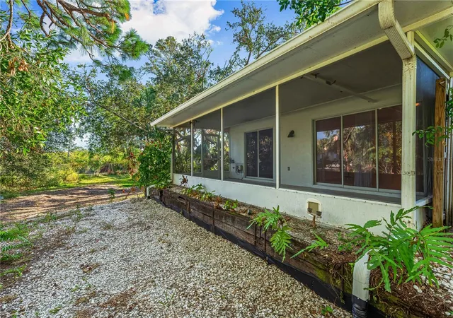 2nd image of 630 N Jefferson Ave, SARASOTA, FL 34237