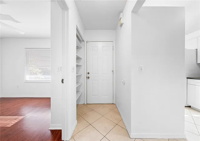 4th image of 630 N Jefferson Ave, SARASOTA, FL 34237