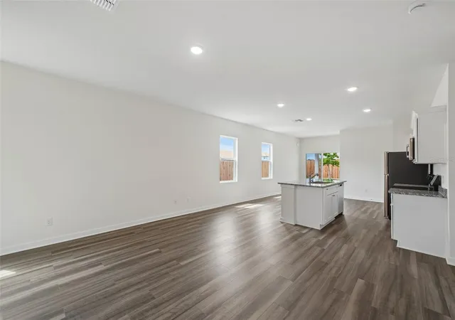 Photo 2 of Sale Pending at 10534 Curving Crk Loop, Parrish, FL 34219 | MLS# TB8539704 | Listing updated on 2026-08-29