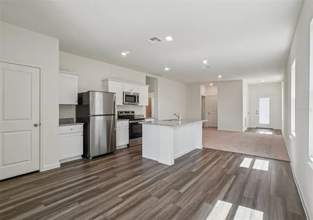 Photo 3 of Sale Pending at 10534 Curving Crk Loop, Parrish, FL 34219 | MLS# TB8539704 | Listing updated on 2026-08-29