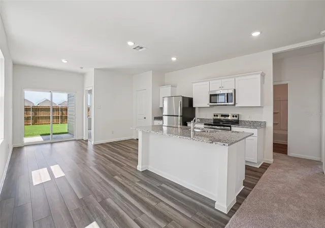 Photo 4 of Sale Pending at 10534 Curving Crk Loop, Parrish, FL 34219 | MLS# TB8539704 | Listing updated on 2026-08-29