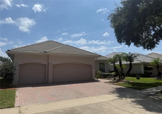 Photo 3 of Sale Pending at 10543 Holly Crst Dr, Orlando, FL 32836 | MLS# O6434307 | Listing updated on 2026-08-26