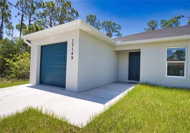 Listing Photo 4 - Condo for sale in building located at 17147 And 17149 Carleen Ave, PORT CHARLOTTE, FL 33948