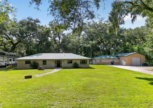 Photo 3 of Single family home for sale at 7468 Cr 650, Bushnell, FL 33513 | MLS# OM730587 | Listing updated on 2026-09-23
