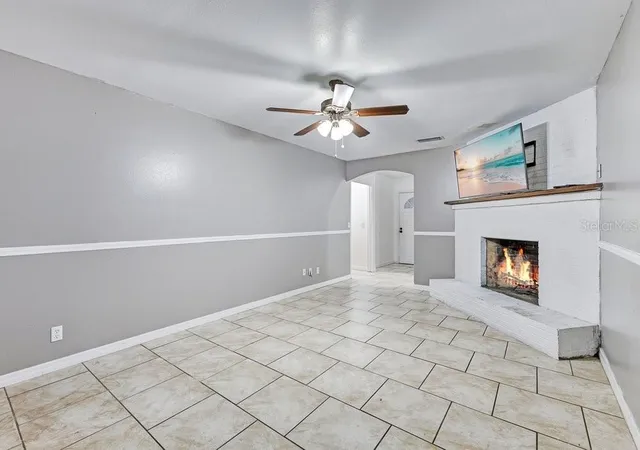 3rd image of 506 Clayton Cir, Winter Haven, FL 33880 | MLS# L4964361