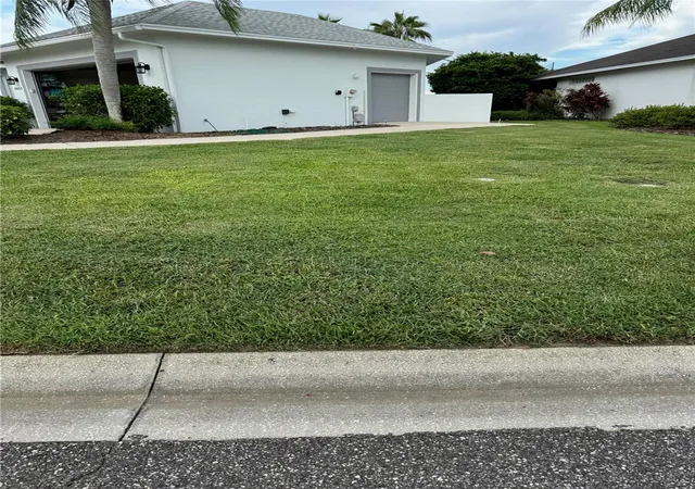 Photo 2 of Single family home for sale at 6623 Bendelow Dr, Lakeland, FL 33810 | MLS# A4703250 | Listing updated on 2026-08-18