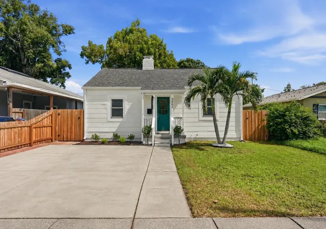 2nd image of 2861 17th Ave N, Saint Petersburg, FL 33713 | MLS# TB8539734