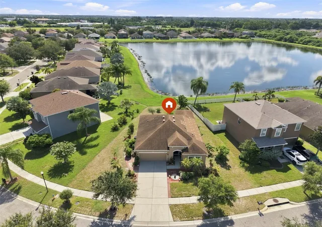 3rd image of 803 Parker Den Dr, Ruskin, FL 33570 | MLS# TB8539741