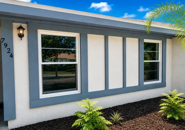 Photo 4 of House for sale at 7924 Guardsmen St, Orlando, FL 32822 | MLS# O6434342 | Listing updated on 2026-09-23