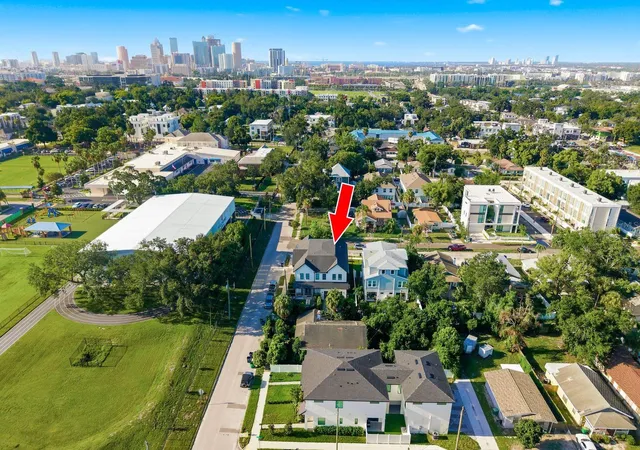 3rd image of 501 W Warren Ave #2, Tampa, FL 33602 | MLS# TB8539750