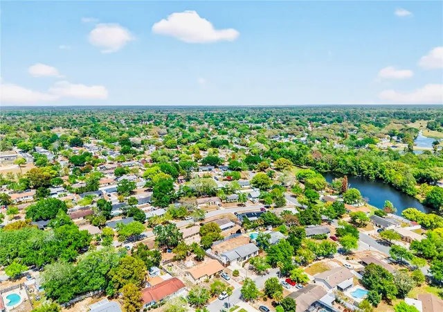 10th image of 522 E Grandview Wy, Casselberry, FL 32707 | MLS# O6434357