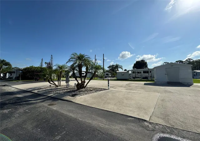 3rd image of 1389 Shipwreck Ln, Saint Cloud, FL 34771 | MLS# S5155800